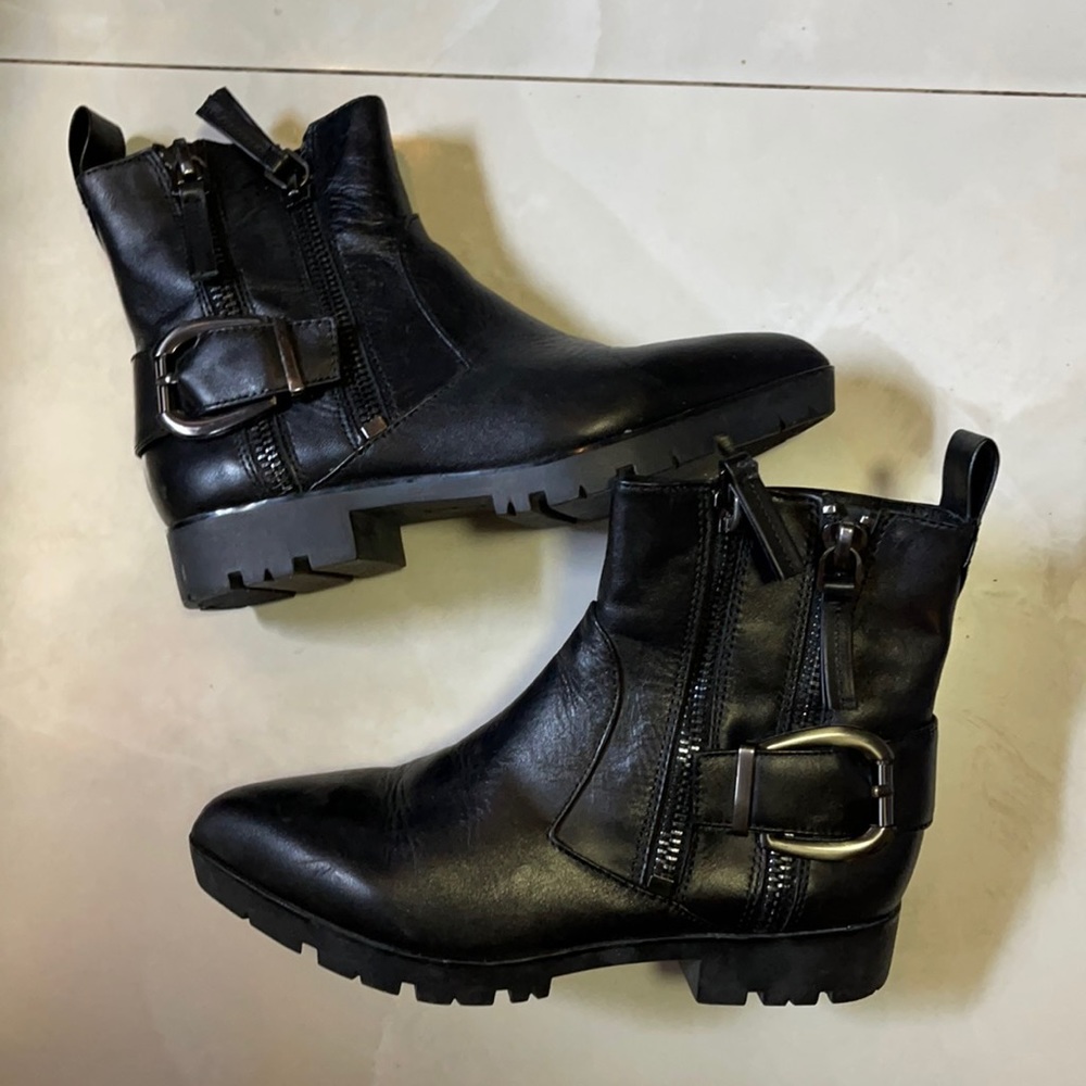 Black bootie